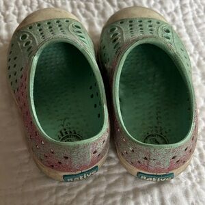 Native Kids Water Shoes in Pink and Mint